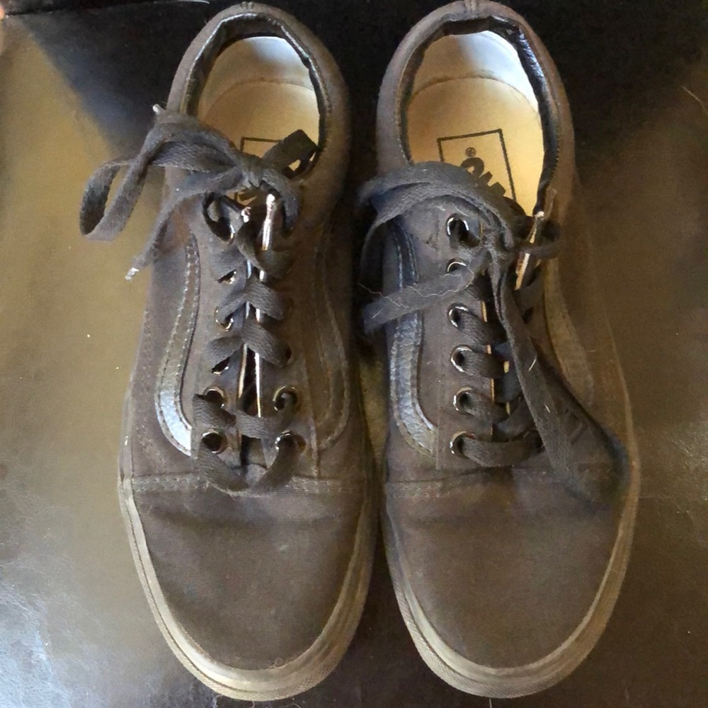 Black Vans old skool